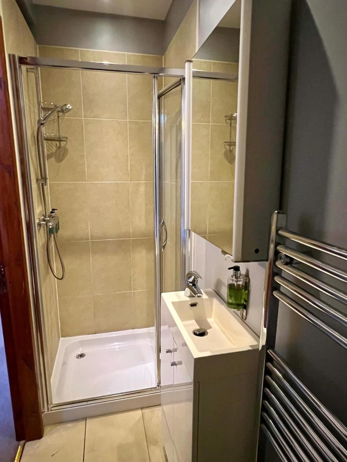 Cader Mountain View Cottage With Hot Tub In Snowdonia Долгелай Екстериор снимка