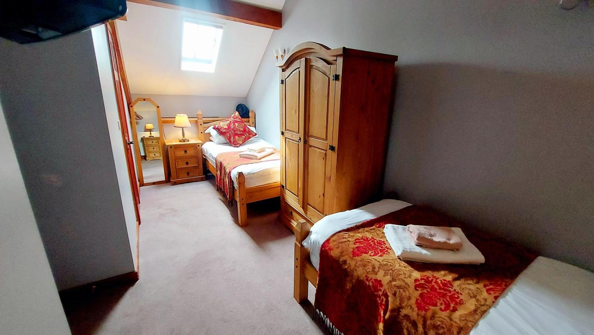 Cader Mountain View Cottage With Hot Tub In Snowdonia Долгелай Екстериор снимка